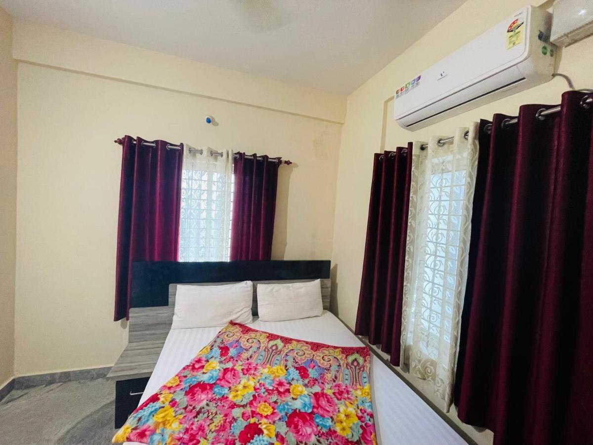 Hotel Crown Residency Mysuru Zewnętrze zdjęcie