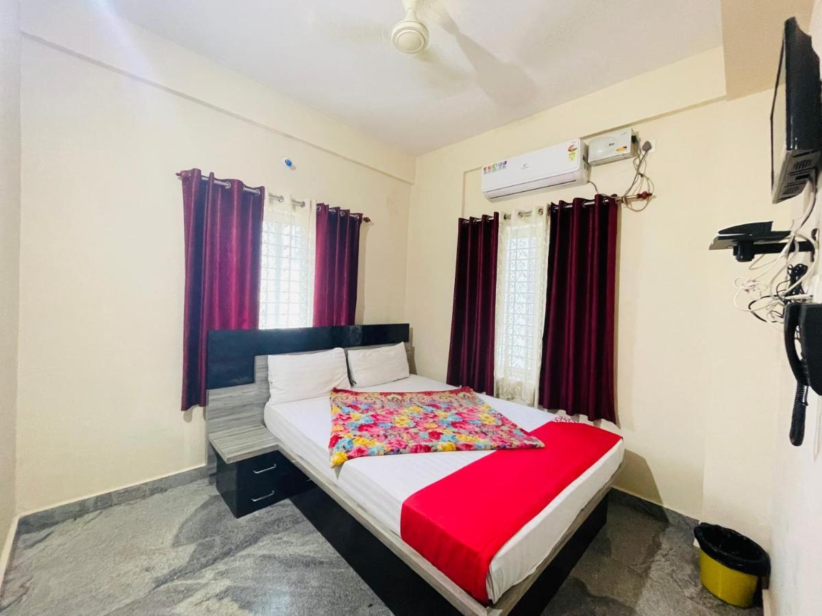 Hotel Crown Residency Mysuru Zewnętrze zdjęcie