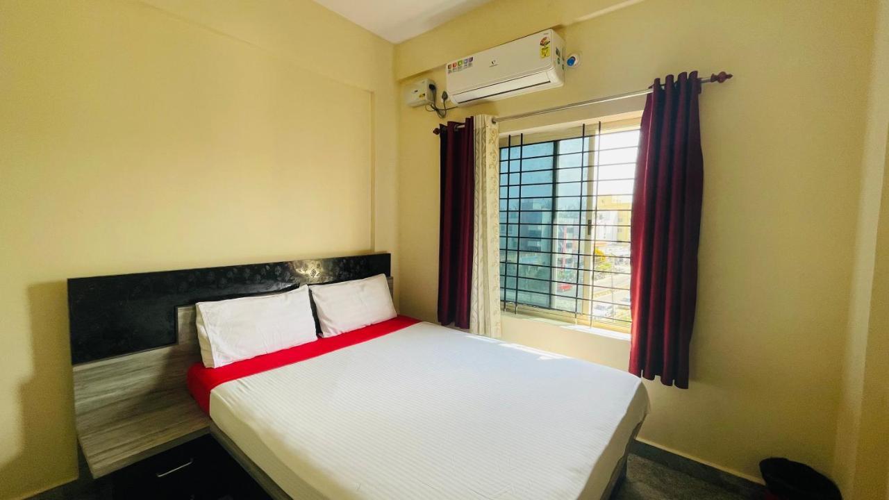 Hotel Crown Residency Mysuru Zewnętrze zdjęcie